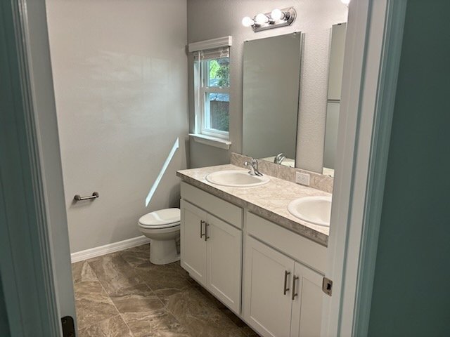 Building Photo - 611 Kingston Ave