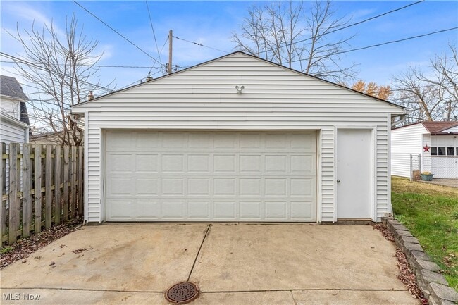 Building Photo - 4748 E 85th St