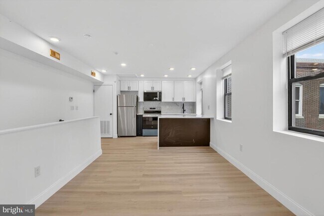 Building Photo - 712 N American St