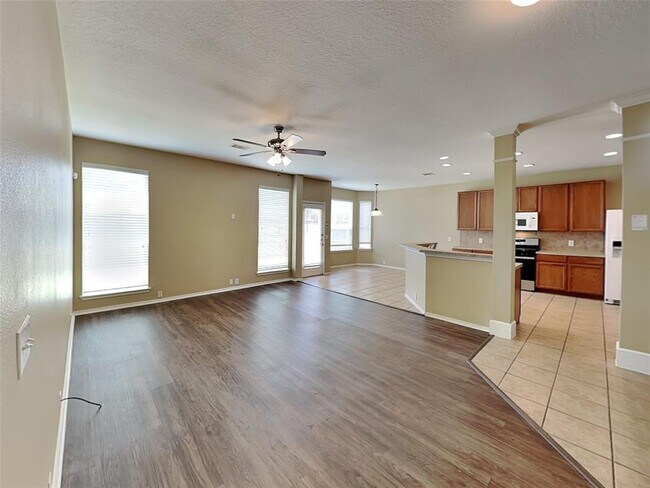 Building Photo - 2914 Acacia Fair Ln