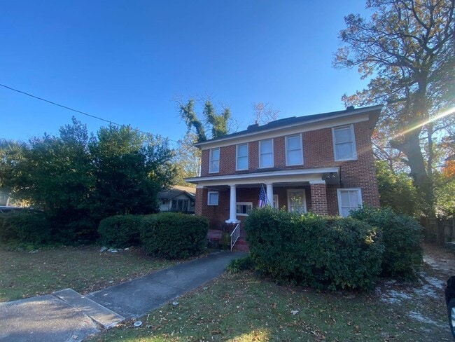 Building Photo - 2712 Preston St. Unit 1/2- UPSTAIRS/PRE-LE...