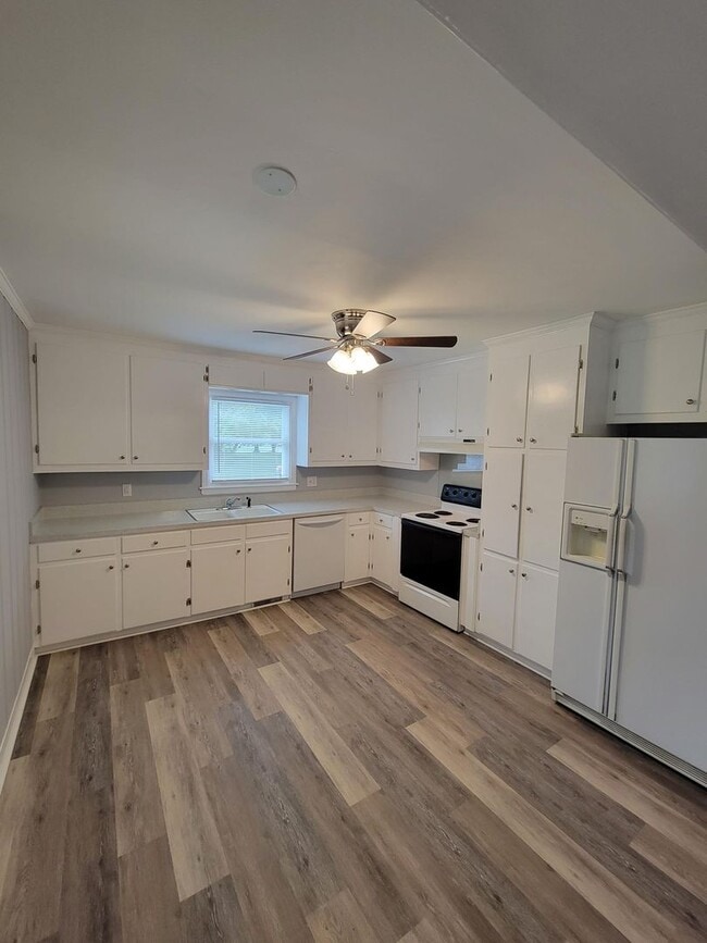 Building Photo - Spacious 3 Bed, 2 Bath Home in Graham, NC - Available for Rent!