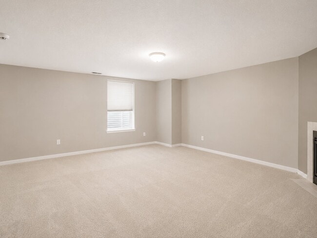 Building Photo - 593 Lazelle Rd