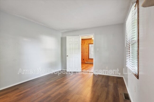 Building Photo - 12 Northampton Dr