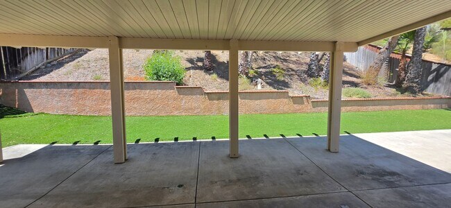 Building Photo - 39879 N General Kearny Rd