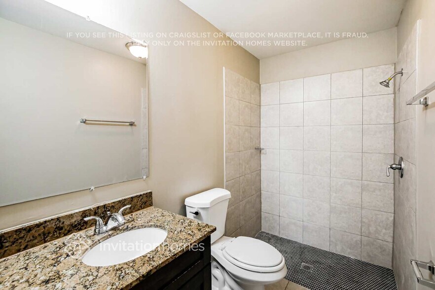 Building Photo - 6821 NW 28th Pl