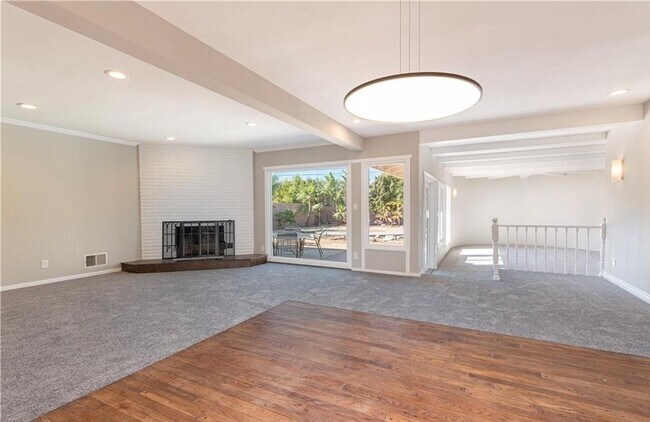 Building Photo - 535 Camino de Encanto