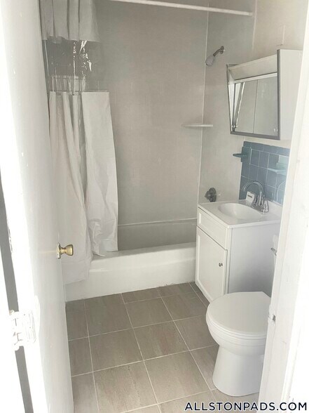 Building Photo - 90 Gardner St