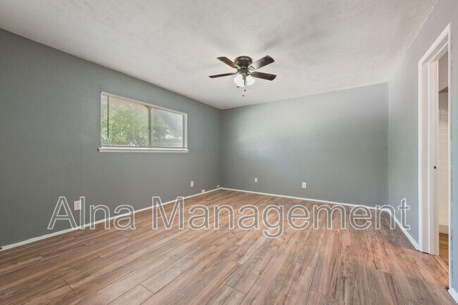 Building Photo - 3108 Oak Hill Rd
