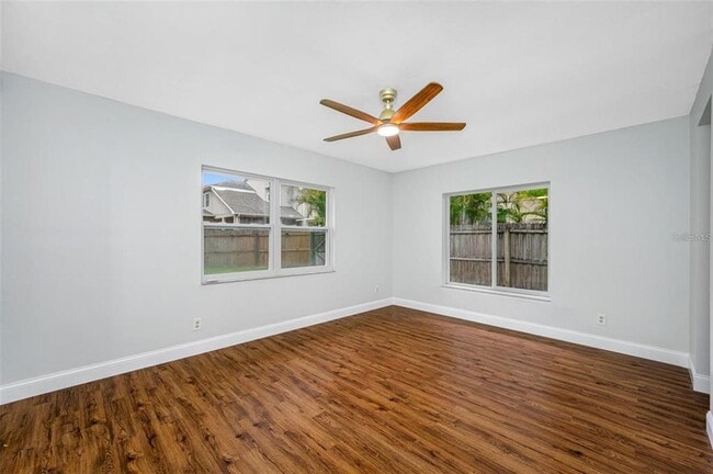 Building Photo - 2851 W Bay Ave