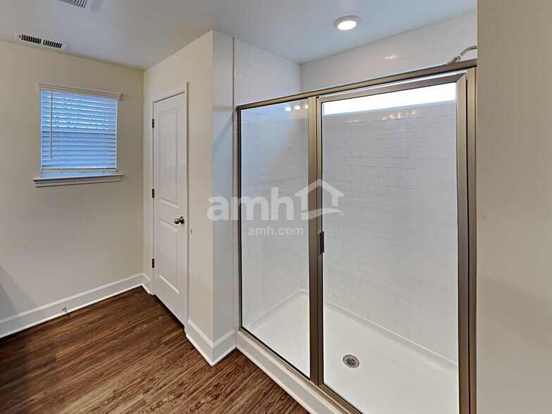 Building Photo - 4261 Longfellow Dr