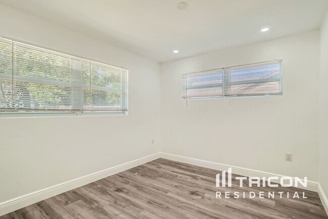 Building Photo - 2625 Nova Dr