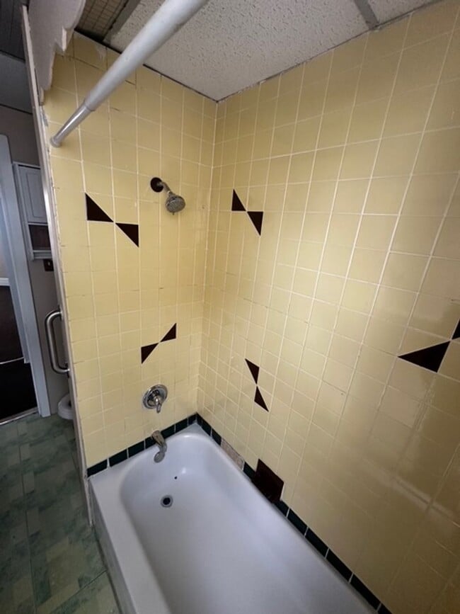 Building Photo - 97 Glendale Park