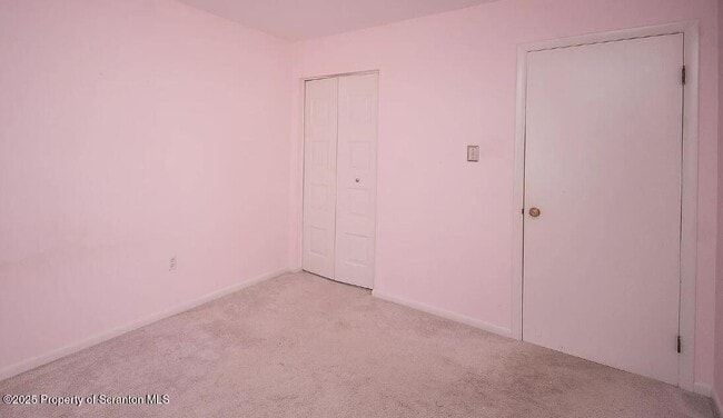 Building Photo - 166 Haverford Dr