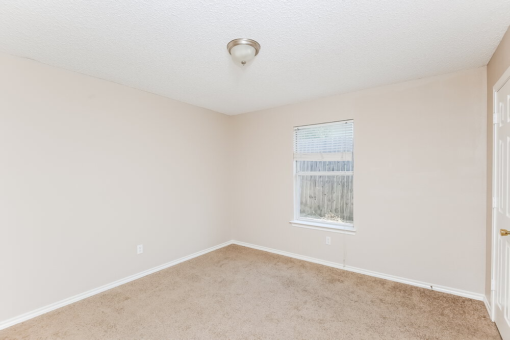 Building Photo - 10224 Maverick Dr