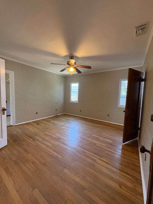 Building Photo - Charming Spanish Colonial house with huge ...