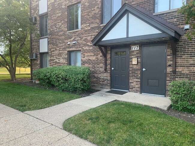 Primary Photo - 117 N Gregory St