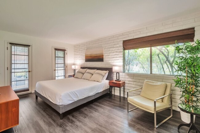 Building Photo - TEMPE GOLF COURSE HOME in SHALIMAR NEIGHBO...