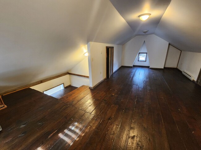 Building Photo - Large and Beautiful Farm House in Quiet Area