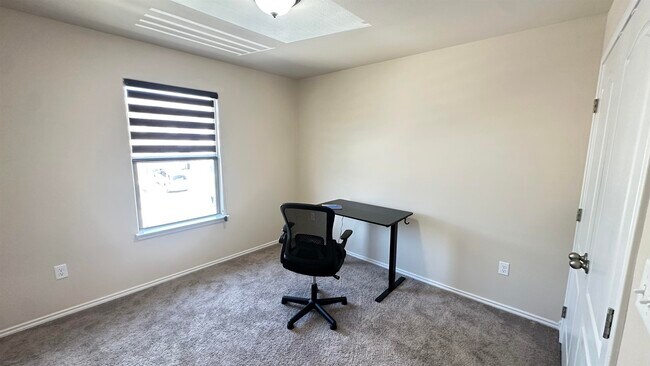 Building Photo - 5609 Montevista Dr