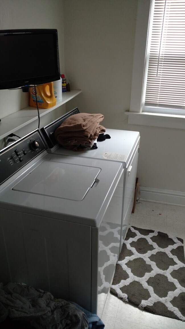 Building Photo - 3521 Jefferson St