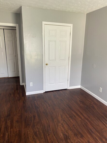 Building Photo - 5747 Aftonshire Dr