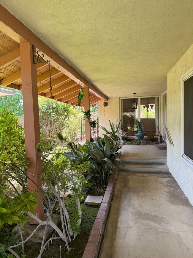 Building Photo - BEAUTIFUL 4 BEDROOM 3 BATH HOME