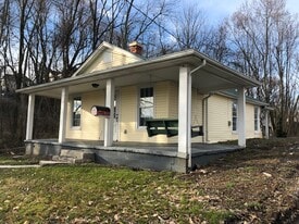 Building Photo - 316 Maple Street