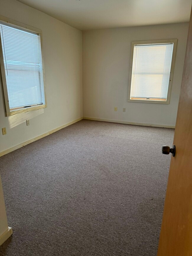 Building Photo - 210 S Eaton St