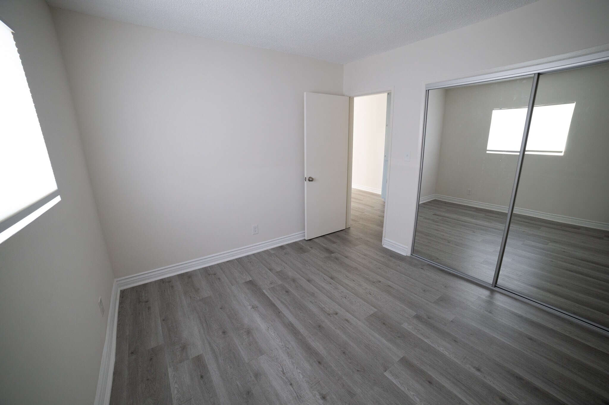 Building Photo - 1315 Ocean Park Blvd