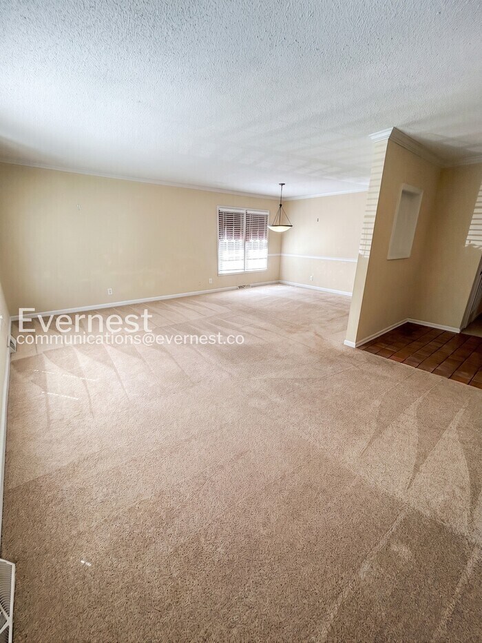 Building Photo - 1231 Willowlake Ct