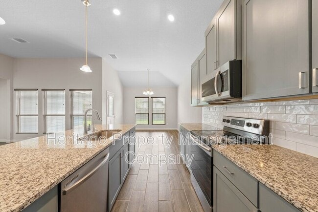 Building Photo - 148 Sambar Main