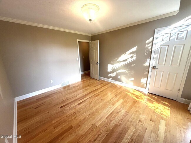 Building Photo - 53 Huntleigh Dr