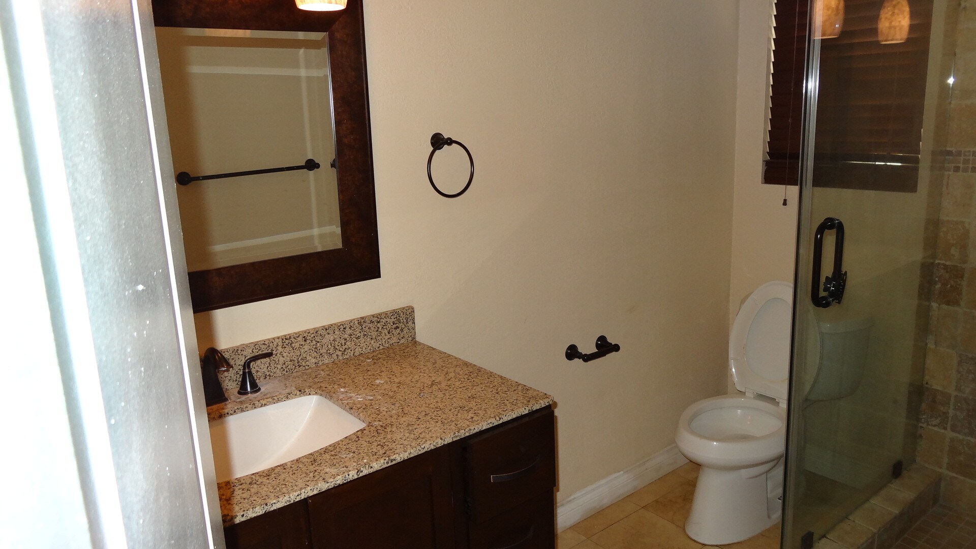 Building Photo - 12913 Winthrop Ave