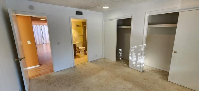 Building Photo - 223 Crown Oaks Way