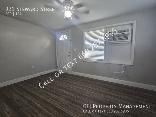Building Photo - 921 Steward St