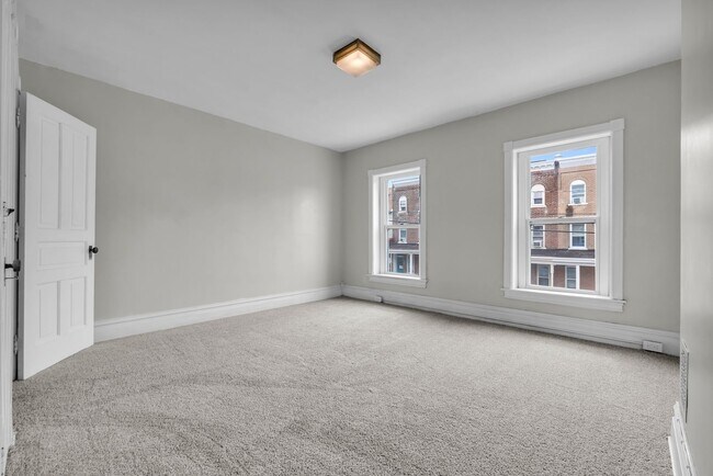 Building Photo - 325 1/2 N. Franklin St