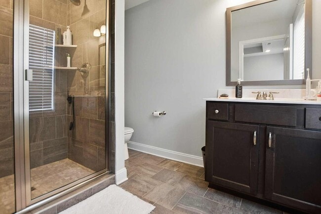 Building Photo - Pet Friendly Three Bedroom!