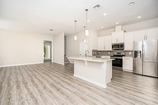 Building Photo - 706 Lanai Cir
