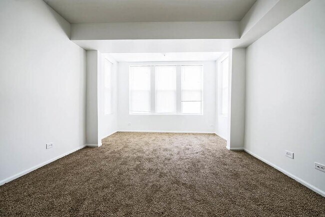 Building Photo - 6715 S Dorchester