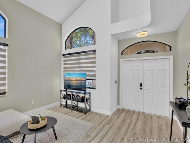 Building Photo - 7834 Oak Grove Cir