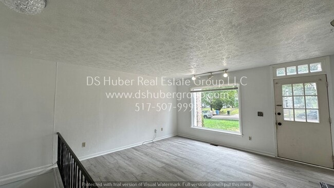 Building Photo - 2723 Narraganset Dr