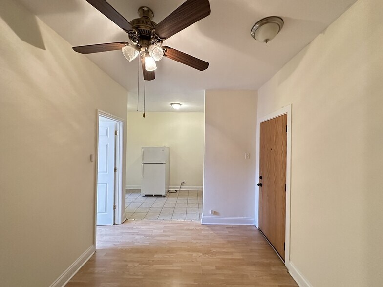 Building Photo - 4854 N Damen Ave
