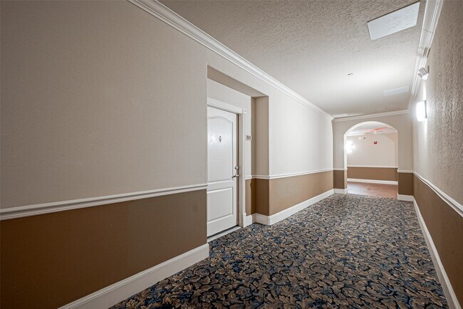 Building Photo - 1711 Old Spanish Trl