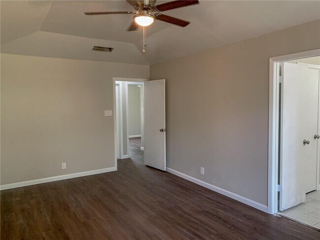 Building Photo - 1710 Goodson Ln