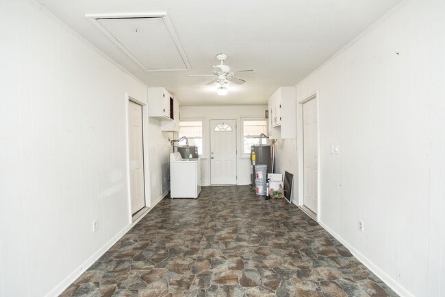 Building Photo - 9275 Hickory St