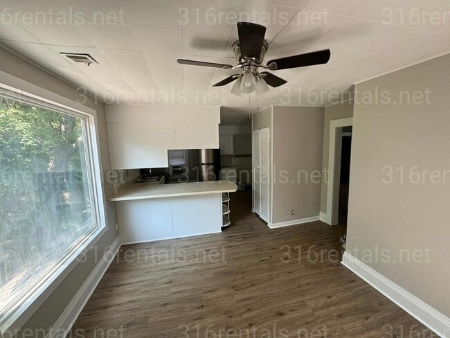 Building Photo - $850 - 2 bedroom/ 1 bathroom - Duplex
