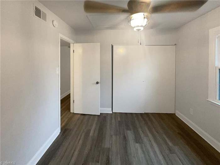 Building Photo - 4043 Larkspur Pl