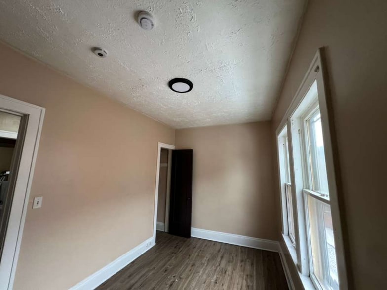 Building Photo - 55 Cotter Ave