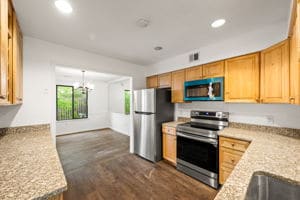 Building Photo - 132 Pinecrest Ln